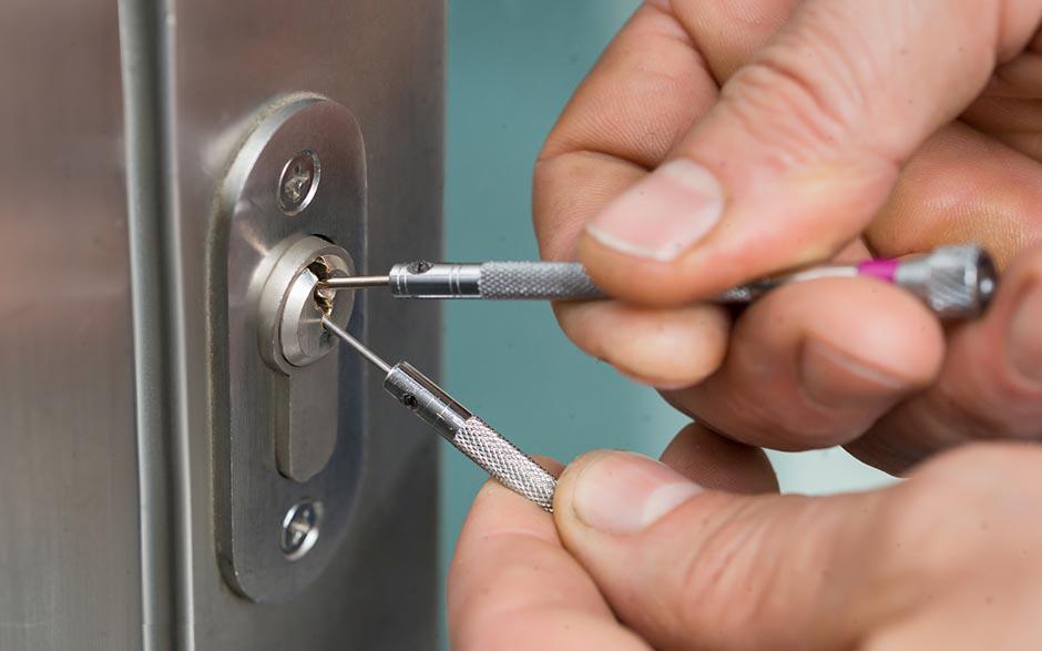 spécifiques serrure porte blindee La Garenne-Colombes
